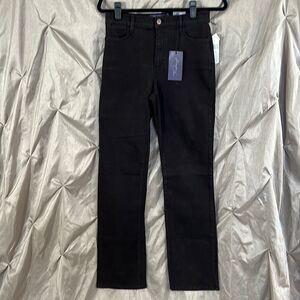 NWT (NYDJ) Not your daughters jeans these pants are amazing!
